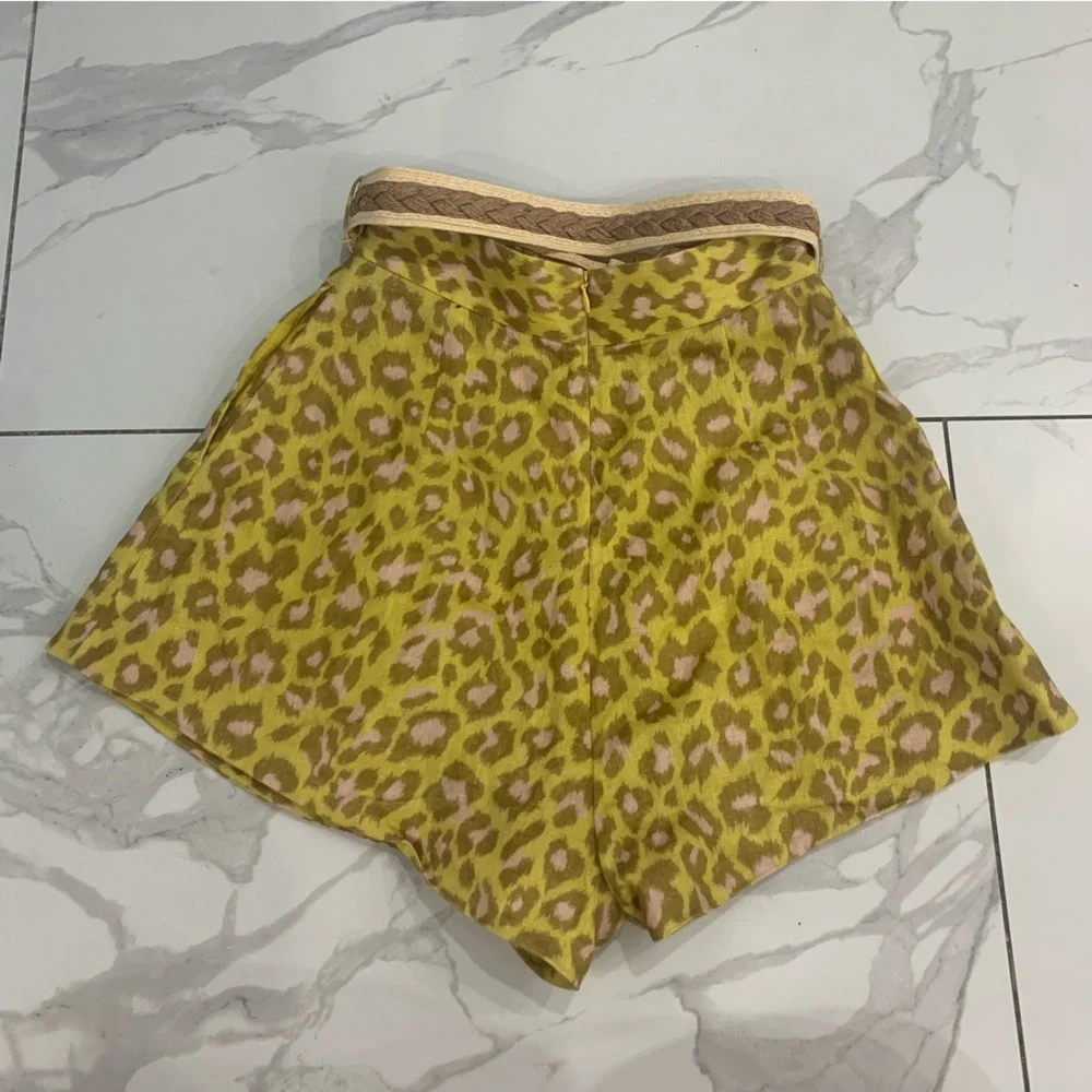 ZIMMERMANN Shorts women Sz 0 Lemon Leopard Carnaby Belted Linen Pleated Pockets